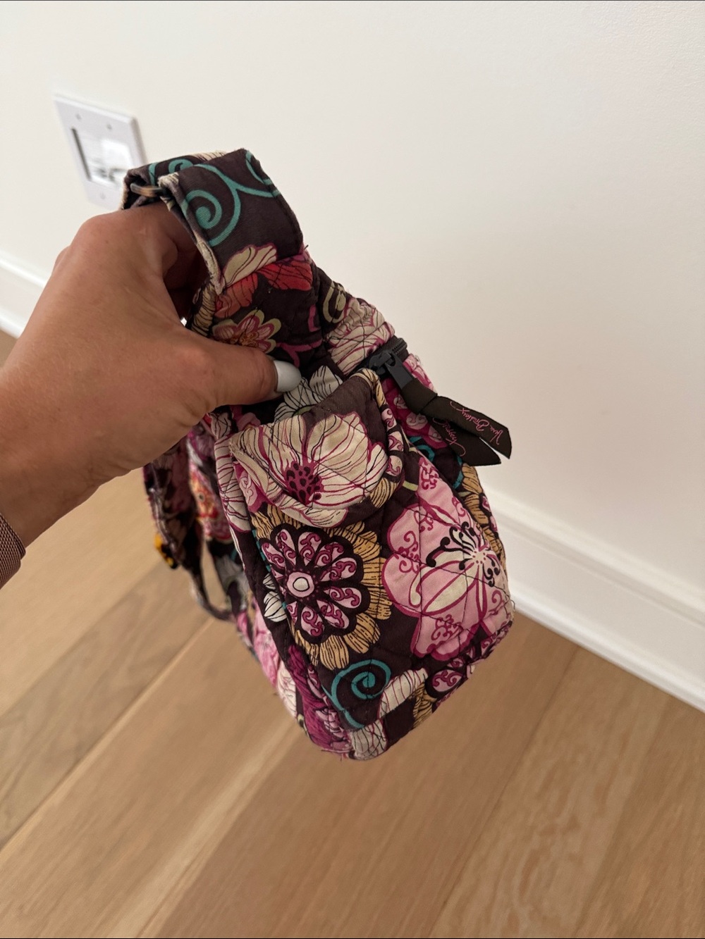 Vera Bradley Quilted Floral Crossbody Bag with adjustable strap - Picture 4 of 5